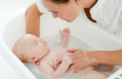 婴儿洗澡42℃水会不会太热