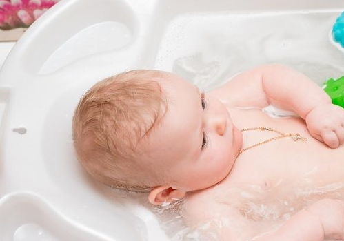 新生儿洗澡技巧
