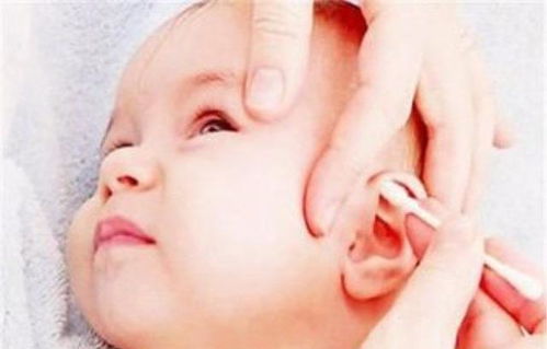 宝宝耳朵清洗方法